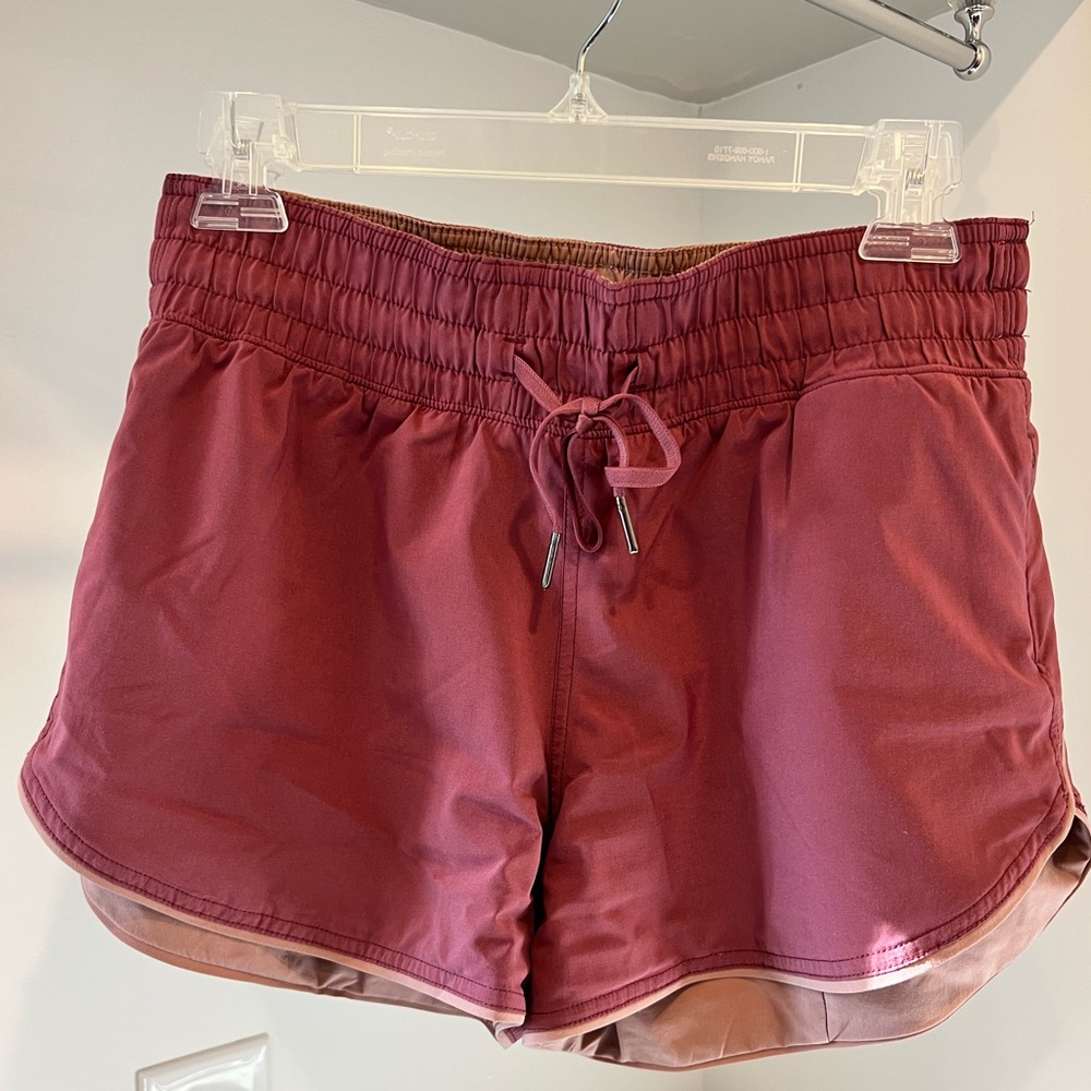 Lululemon reversible athletic shorts